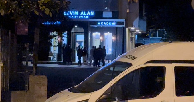 Ünlü fenomenin güzellik merkezine silahlı saldırı 1 Ünlü fenomenin güzellik merkezine silahlı saldırı