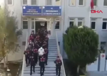 8 organize suç örgütüne operasyon: 64 kişi yakalandı