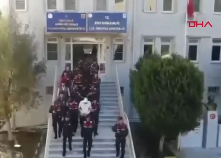 8 organize suç örgütüne operasyon: 64 kişi yakalandı 1 8 organize suç örgütüne operasyon: 64 kişi yakalandı