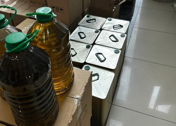 ‘Natürel sızma’ diye satılıyordu: İçinden zeytinyağı çıkmadı