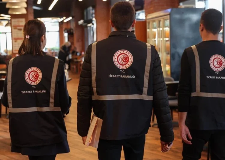 İki çocuk giyim ürününün satışı yasaklandı, piyasadan toplatılıyor 1 İki çocuk giyim ürününün satışı yasaklandı, piyasadan toplatılıyor