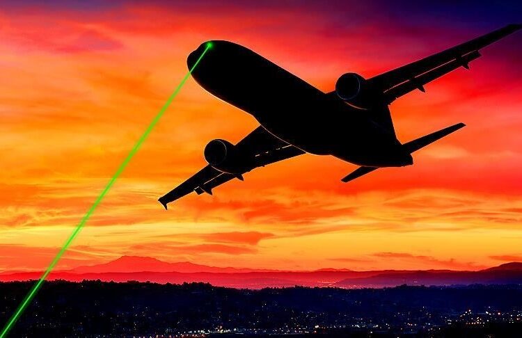 Uçaklara lazer tutanlara 164 bin lira ceza kesilecek
