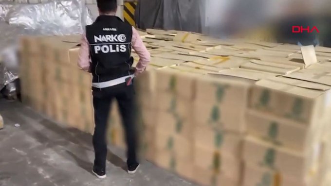 Derince Limanı’nda 1,5 ton uyuşturucu ele geçirildi 1 Derince Limanı’nda 1,5 ton uyuşturucu ele geçirildi