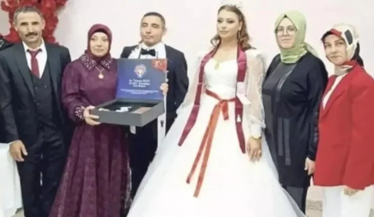 Cezayir’den oğluna getirdiği gelin takılarla kaçtı, intihar etti