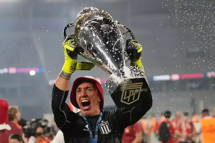 Muslera yine tarih yazdı: 1 haftada 2 şampiyonluk kazandı 1 Muslera yine tarih yazdı: 1 haftada 2 şampiyonluk kazandı