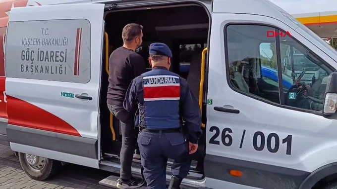 14 ilde göçmen kaçakçılığı operasyonu: 112 tutuklama 1 Yeniden Refah Partisi’nde 102 istifa: Gerekçe ‘İmralı’ kararı