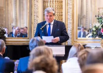 Avrupa'da sahte diploma soruşturması: Polonya’nın Paris Büyükelçisi görevden alındı 1 Avrupa’da sahte diploma soruşturması: Polonya’nın Paris Büyükelçisi görevden alındı