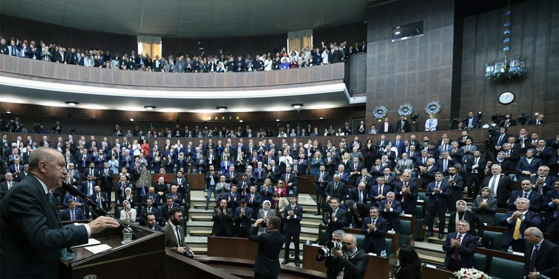 Anasayfa 78 ‘Ekran yasağı’ ile ilgili AK Parti’den açıklama: Vekillerimiz zaten etkin