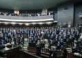 ‘Ekran yasağı’ ile ilgili AK Parti’den açıklama: Vekillerimiz zaten etkin