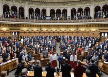 Avusturya’da 14 yaşından küçüklere başörtüsü yasağı