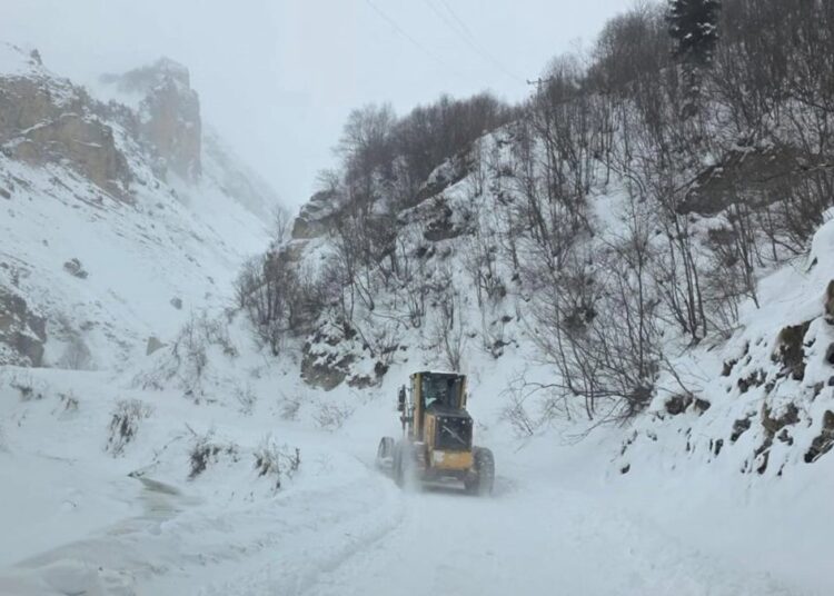 Aksu Yaylası’nda 3 çoban çığ altında kaldı 1 Aksu Yaylası’nda 3 çoban çığ altında kaldı