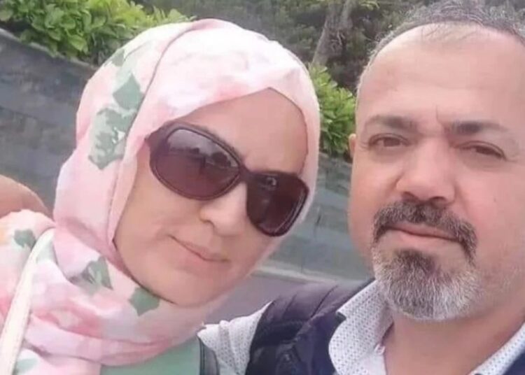 Eşini 22 bıçak darbesiyle öldürdü: Kendini "adı kolumda yazıyor' diye savundu 1 Eşini 22 bıçak darbesiyle öldürdü: Kendini “adı kolumda yazıyor’ diye savundu