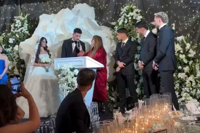 Dünyaevine giren Samet Akaydın'ın nikah şahitleri Fenerbahçelileri kızdırdı 1 Dünyaevine giren Samet Akaydın’ın nikah şahitleri Fenerbahçelileri kızdırdı