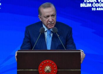Erdoğan: Füze denemelerine muhalefete rağmen devam ediyoruz