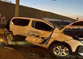 Cizre’de kontrolden çıkan vinç dehşet,: 6 araca çarptı, 7 kişi yaralandı