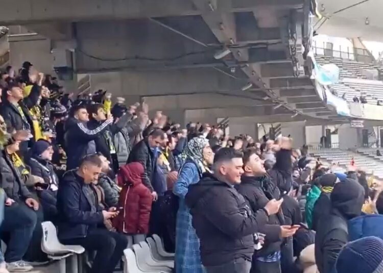 Fenerbahçe taraftarı Başkan Saran’a sahip çıktı