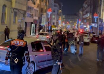 Yılbaşına yönelik yapılan huzur operasyonunda 979 kişi yakalandı