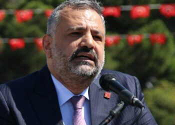 Eski CHP İzmir İl Başkanı yeniden gözaltına alındı 3 Eski CHP İzmir İl Başkanı yeniden gözaltına alındı