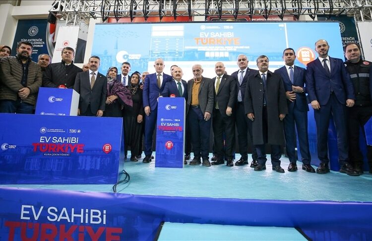 Sosyal konutlar için kura çekimi Adıyaman'da başladı 1 Sosyal konutlar için kura çekimi Adıyaman’da başladı