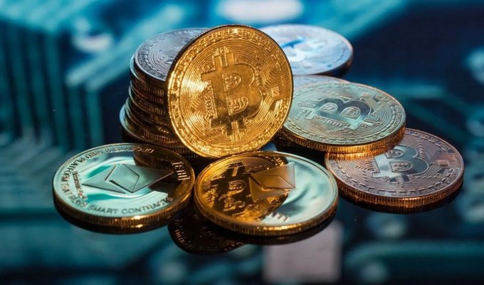 Kripto piyasasında pazartesi şoku: Bitcoin, Ether ve Solana çakıldı 1 Kripto piyasasında pazartesi şoku: Bitcoin, Ether ve Solana çakıldı