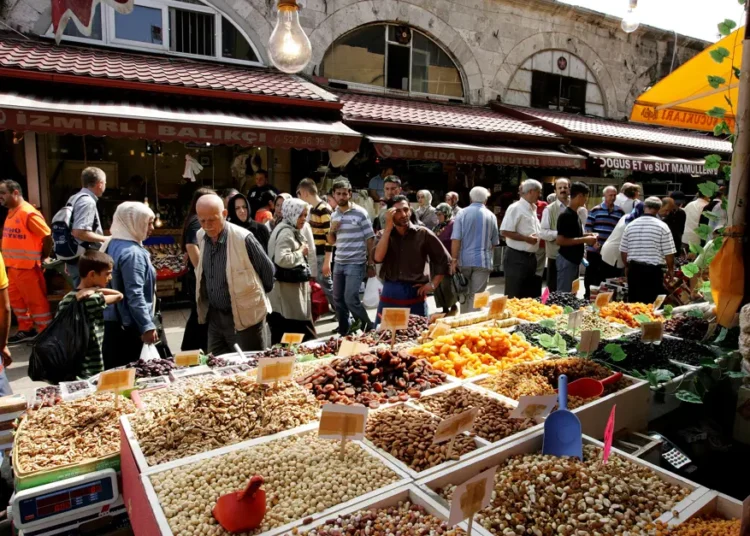 Yılbaşı öncesi kuruyemiş fiyatları cep yakıyor: Geçen yıla göre iki kat artış