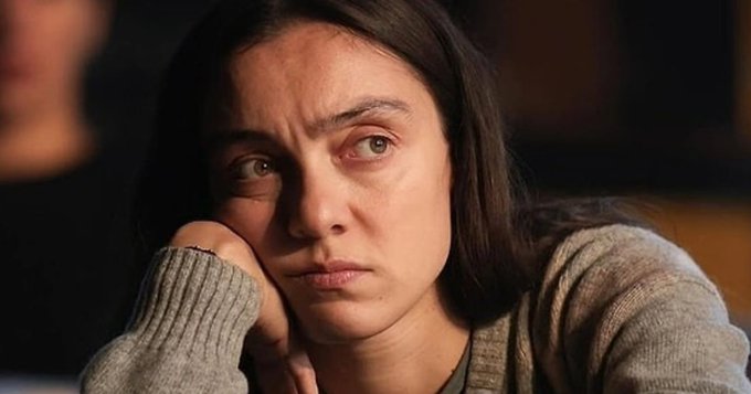 Merve Dizdar'ın evi yıkılıyor: 'Allah düşmanıma taşımayı nasip etsin' 1 Merve Dizdar’ın evi yıkılıyor: ‘Allah düşmanıma taşımayı nasip etsin’