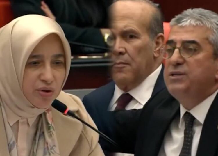 AK Parti'li Özlem Zengin'den tarihe geçecek sözler: Mülakatsız işe alımlar soruldu, "Utanmıyoruz" dedi 1 AK Parti’li Özlem Zengin’den tarihe geçecek sözler: Mülakatsız işe alımlar soruldu, “Utanmıyoruz” dedi