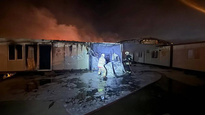 Hatay'da 6 konteyner yandı: Eğitim alanları kül oldu 1 Hatay’da 6 konteyner yandı: Eğitim alanları kül oldu