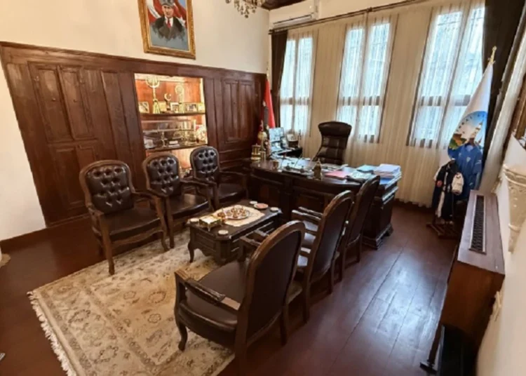 Belediye Başkanı’nın makamındaki dinleme cihazıyla ilgili 2 tutuklama