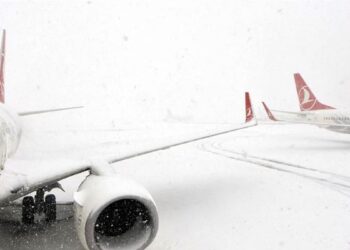 Kar ve tipi nedeniyle 3 kentte uçuşlar iptal edildi