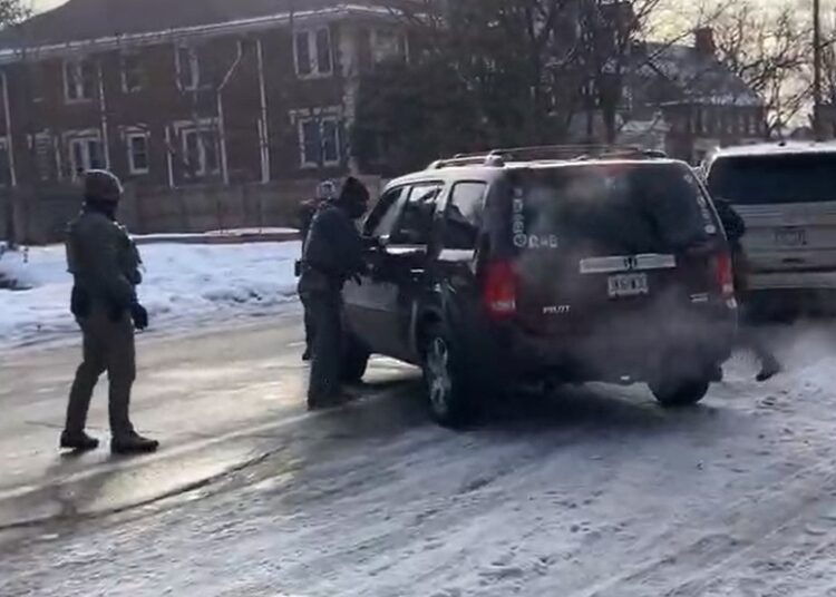 ABD’de göçmenlik polisi bir kadını başından vurarak öldürdü