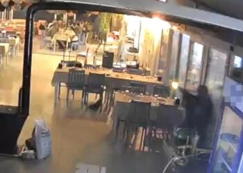 Afla tahliye edilen zanlının saldırısında 2 kişi yaşamını yitirdi