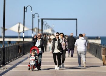 Hava sıcaklıkları mevsim normallerinin 6 derece üzerine çıkıyor