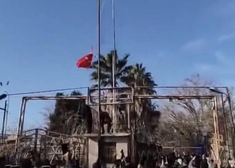 Bayrak provokasyonunda gözaltı sayısı 14’e çıktı