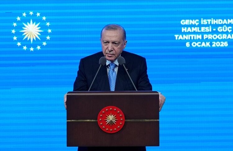 Erdoğan: 3 yılda 3 milyondan fazla gencimizi istihdama kazandıracağız 1 Erdoğan: 3 yılda 3 milyondan fazla gencimizi istihdama kazandıracağız