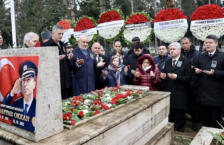 Şehit Emniyet Müdürü Ali Gaffar Okkan, mezarı başında anıldı