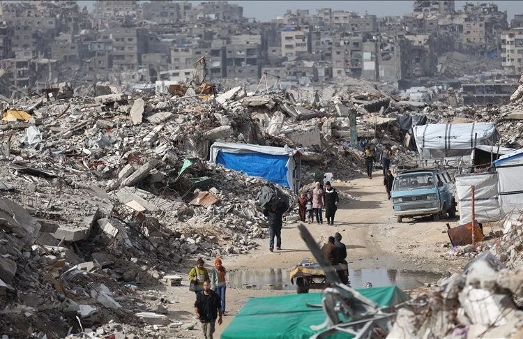 Gazze’deki 60 milyon ton molozu temizlemek 7 yıldan fazla sürecek