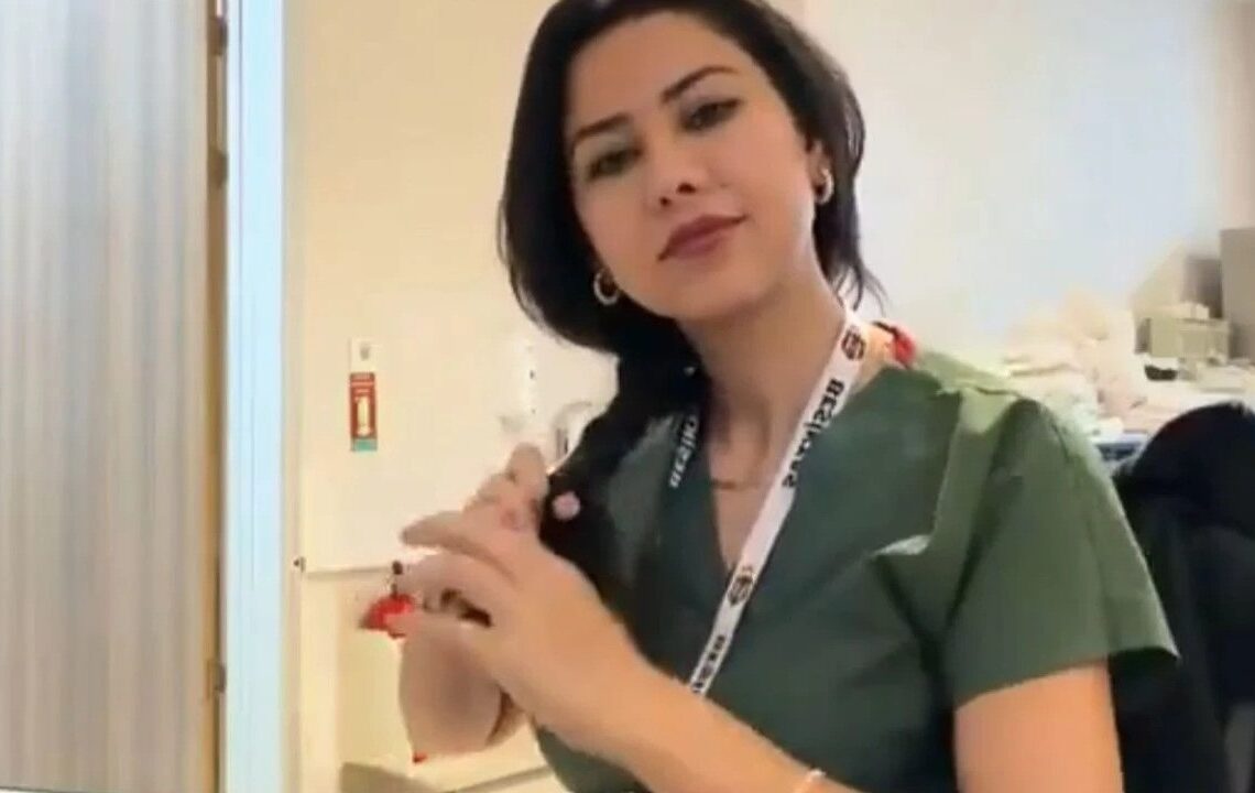 ‘Saç örme’ eylemine katılan hemşire meslekten atılmış 1 Saçını ördüğü için gözaltına alınan hemşire serbest
