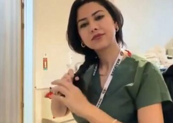 Saçını ördüğü için gözaltına alınan hemşire serbest