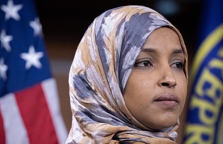 Trump, Somali asıllı Temsilciler Meclisi üyesi Omar’ın ülkesine gönderilmesi gerektiğini öne sürdü
