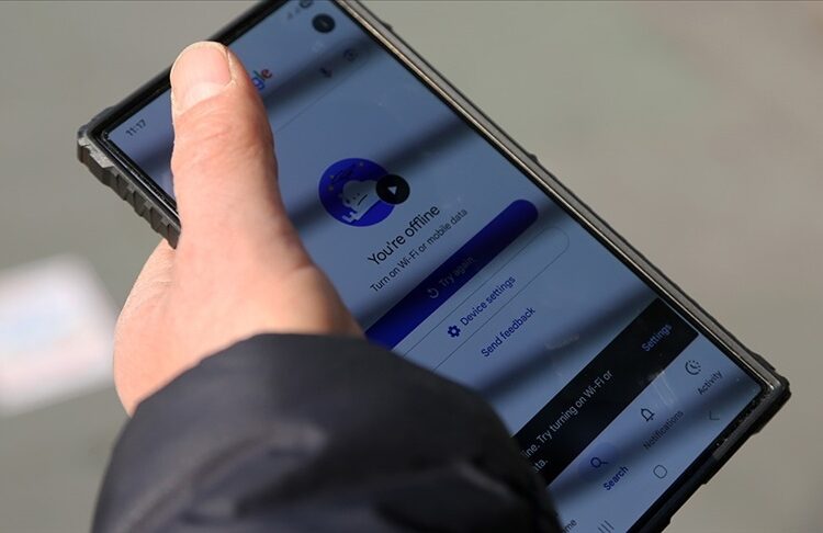 İran Cumhurbaşkanı Yardımcısı internet kesintisi nedeniyle halktan özür diledi 1 İran Cumhurbaşkanı Yardımcısı internet kesintisi nedeniyle halktan özür diledi