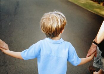 Ayşem Narlı yazdı I Aşırı korumacı ve kontrolcü ebeveynler