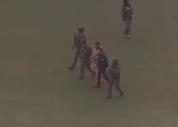 Yargılama başlıyor: Maduro cezaevinden helikopterle mahkemeye sevk edildi