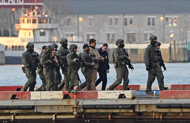 Hakim karşısına çıkan Maduro’nun duruşması 17 Mart’a ertelendi