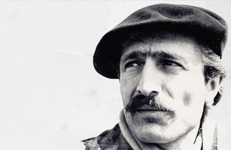 Kısacık şiirlere dünyaları sığdıran şair: Özdemir Asaf 1 Kısacık şiirlere dünyaları sığdıran şair: Özdemir Asaf