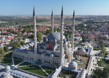 Restorasyonu süren Selimiye Camisi, ramazanda ibadete açılacak