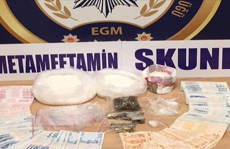 Tuna Cevher yazdı I Met salgını büyüyor: Gençler uyuşturucu ve çetelerin ağında 1 Tuna Cevher yazdı I Met salgını büyüyor: Gençler uyuşturucu ve çetelerin ağında