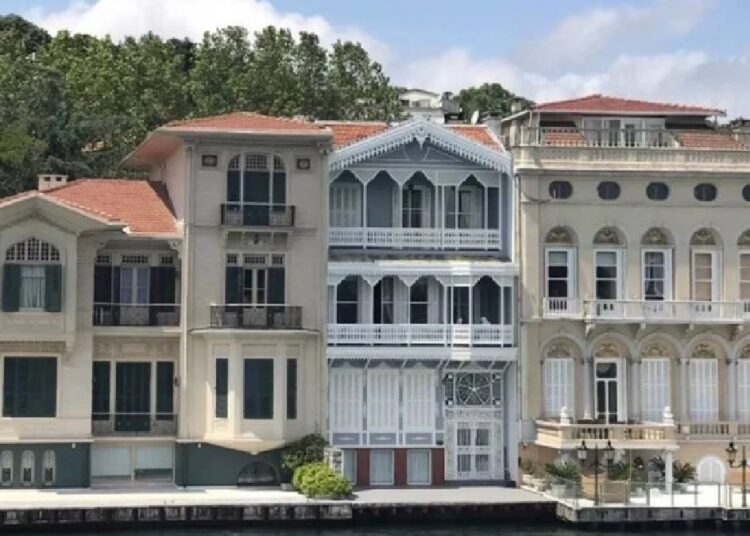 Tarihi yalı icradan 1 milyar 150 milyon liraya satışa çıkarıldı 1 Tarihi yalı icradan 1 milyar 150 milyon liraya satışa çıkarıldı