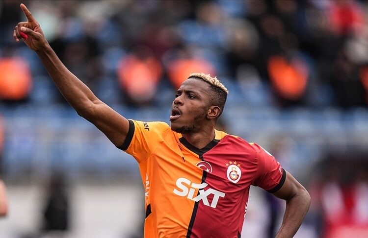 Osimhen Juventus’a göz kırptı: İtalya’da oynamaktan mutluluk duyarım