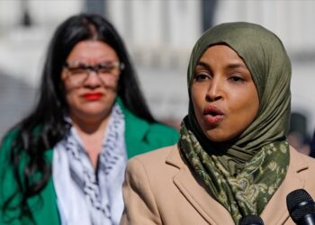 Trump, iki Müslüman Kongre üyesinin sınır dışı edilmelerini istedi